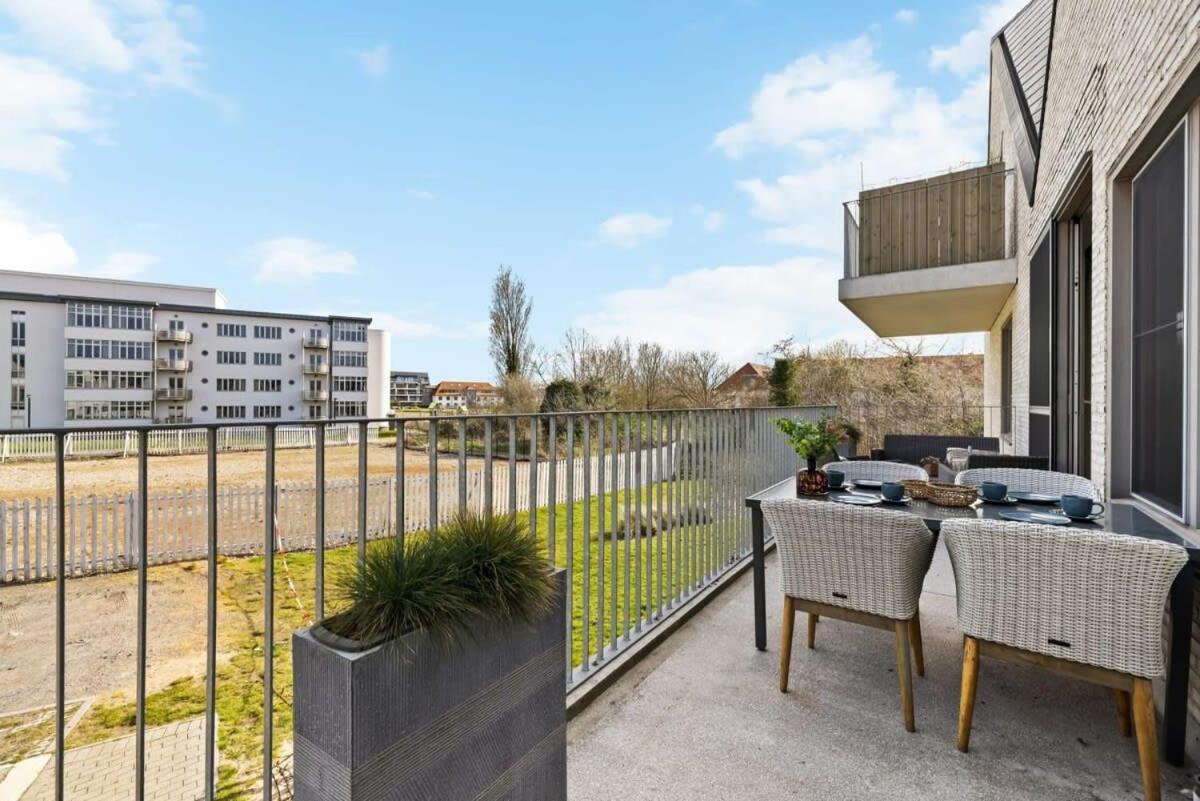 Huswell - Apartment With Natural Swimming Pool Middelkerke Esterno foto