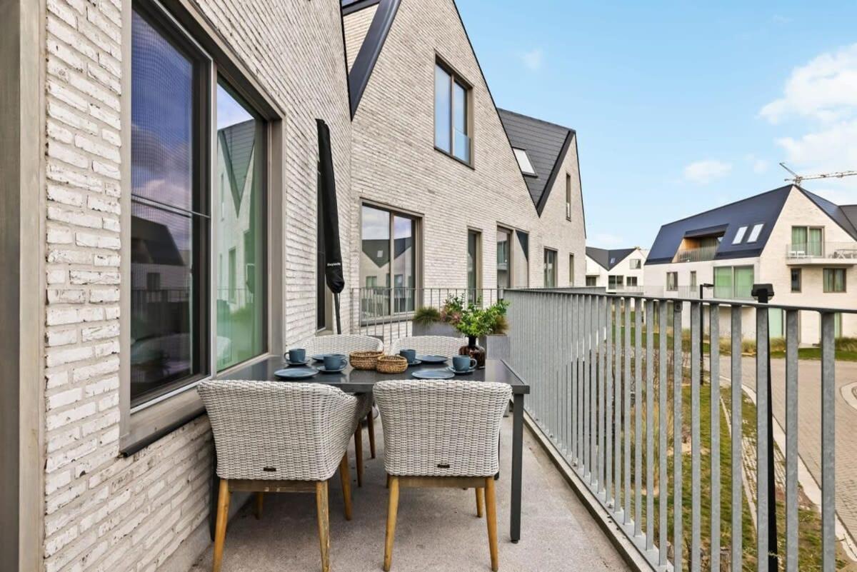 Huswell - Apartment With Natural Swimming Pool Middelkerke Esterno foto